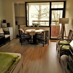 Ruhiges Apt. Direkt Am Naherholungsgebiet Mit Seeblick, Zentrum 5min, Messe 18min Apartment